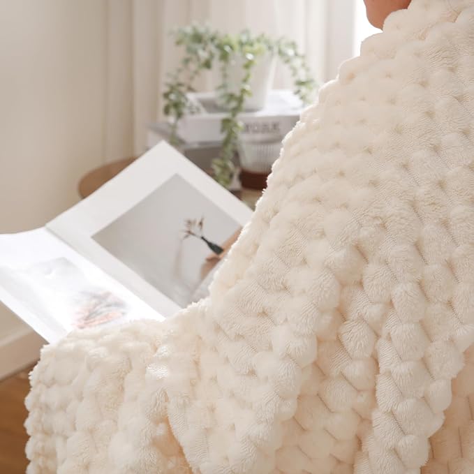 Puncuntex Cream White Throw Blanket 108"×90" inches Fuzzy 3D Jacquard - Image 3