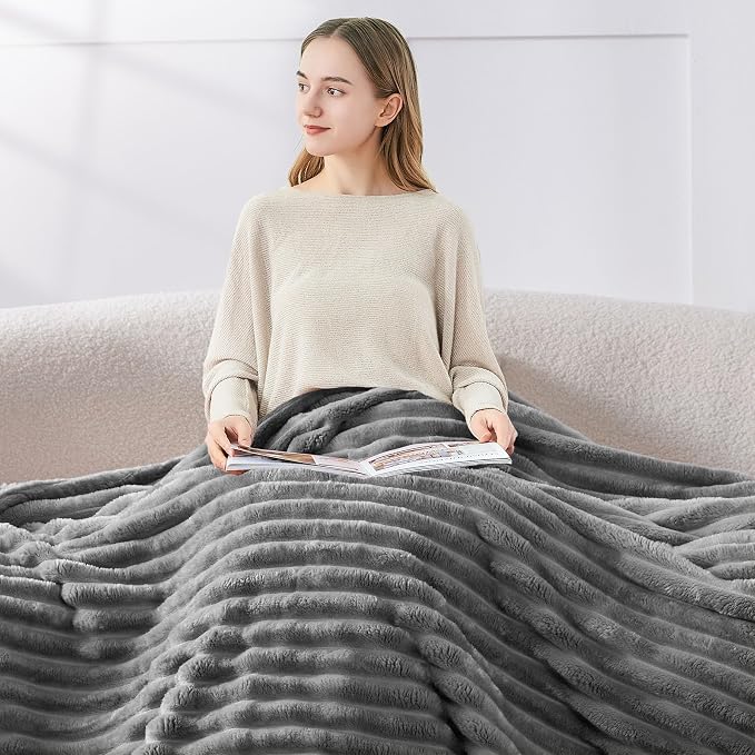 BEDELITE Blankets Queen Size for Bed, 300GSM Soft & Warm Fleece Blanket - Image 3