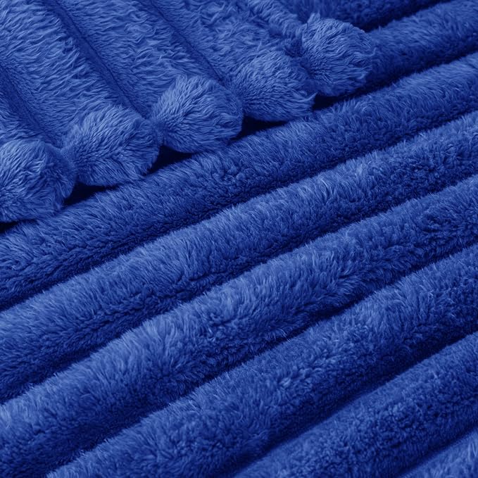 Exclusivo Mezcla Queen Size Flannel Fleece Blanket, Super Soft Striped Jacquard - Image 4