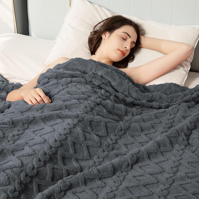 Aganear Flannel Throw Blanket - Image 4