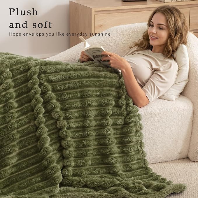 Exclusivo Mezcla Queen Size Flannel Fleece Blanket, Super Soft Striped Jacquard - Image 2