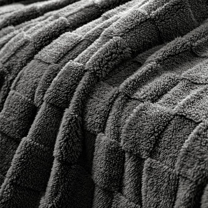 Exclusivo Mezcla Queen Size Flannel Fleece Blanket, Super Soft and Warm - Image 5