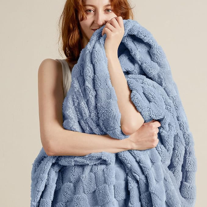 Bedsure GentleSoft Full Size Blankets - Image 2
