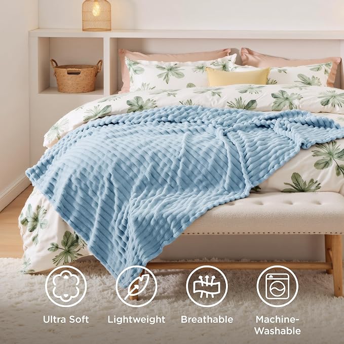 Bedsure GentleSoft Blue Fleece Blanket - Image 5