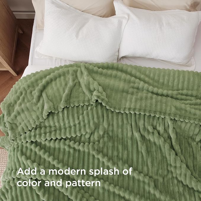 Bedsure GentleSoft Reseda California King Size Blanket - Image 3